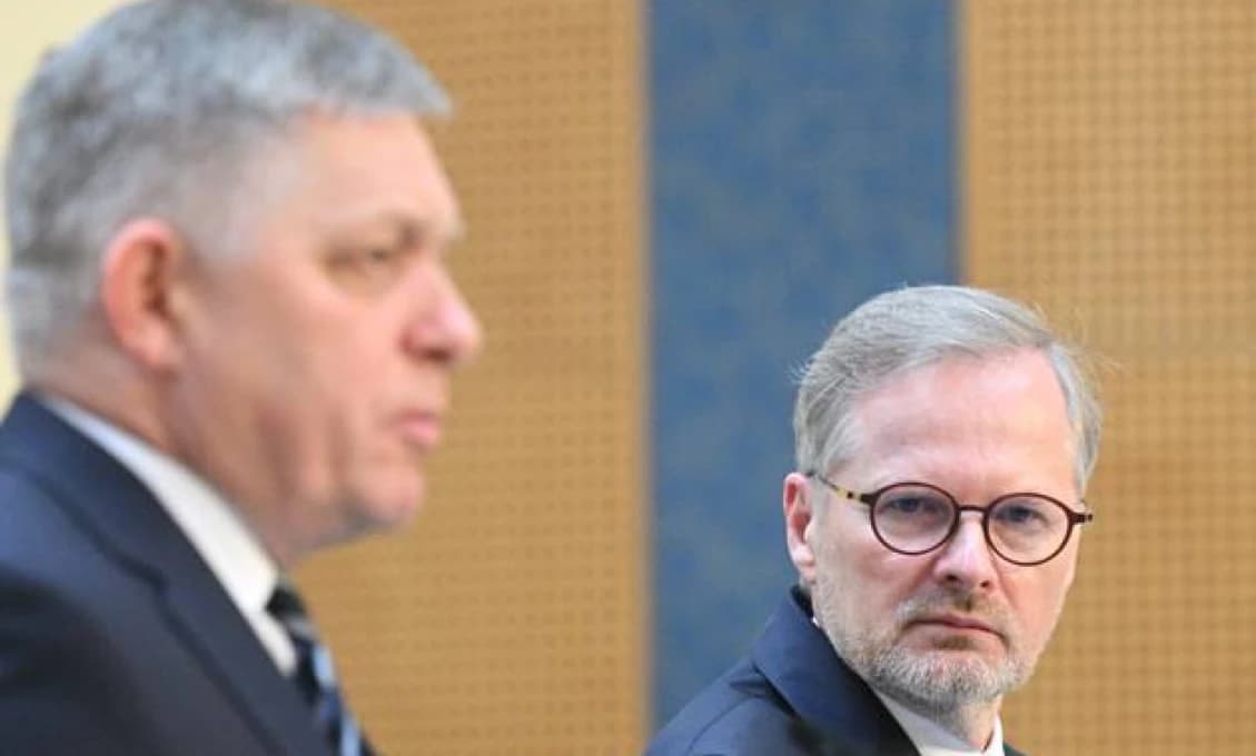 Česi píšu: Facka Ficovi? Skôr si ju dal Fiala sebe...