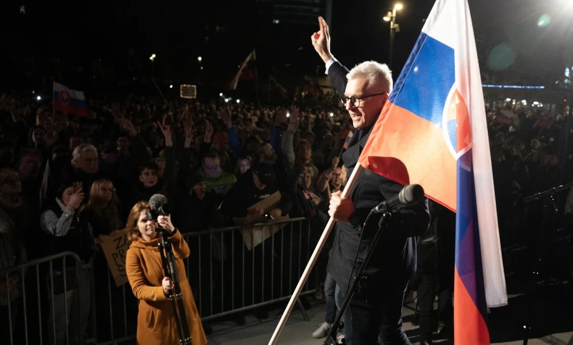 V Bratislave sa zhromaždili ľudia na podporu kandidáta Korčoka