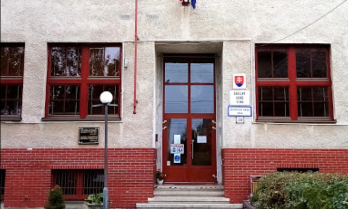 Polícia zasahovala: STAROSTKA SA POBILA so zástupkyňou! Prišlo vraj aj na škrtenie