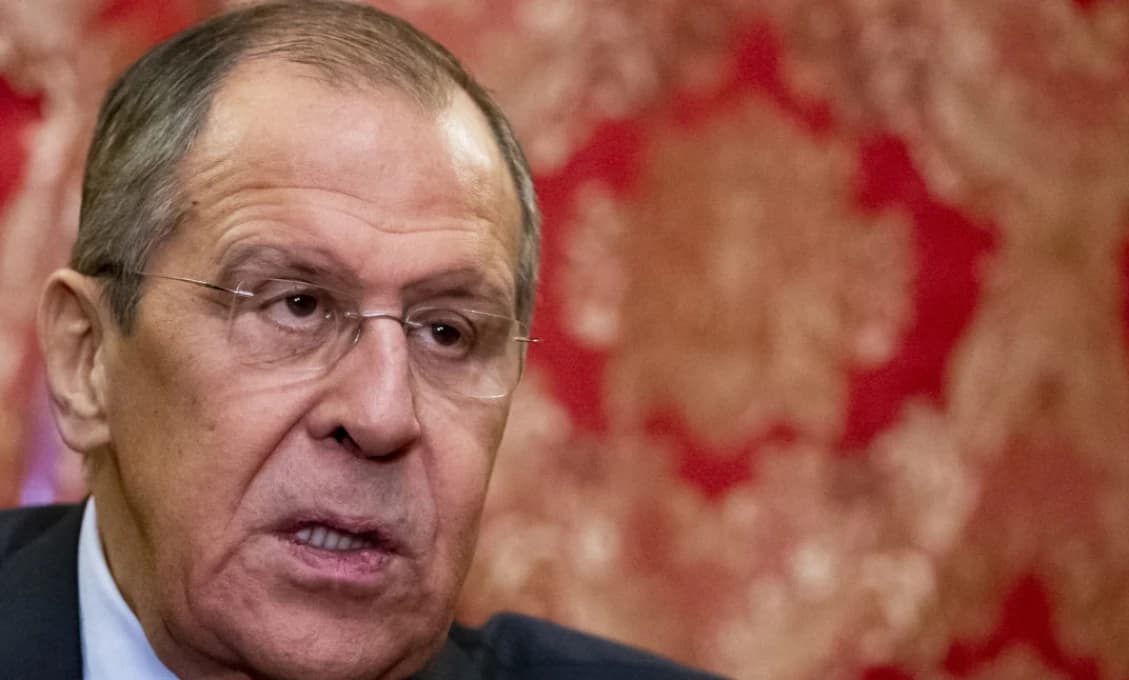 Lavrov o tom, ako sa pre USA a Európu stal Zelenskyj nadbytočný