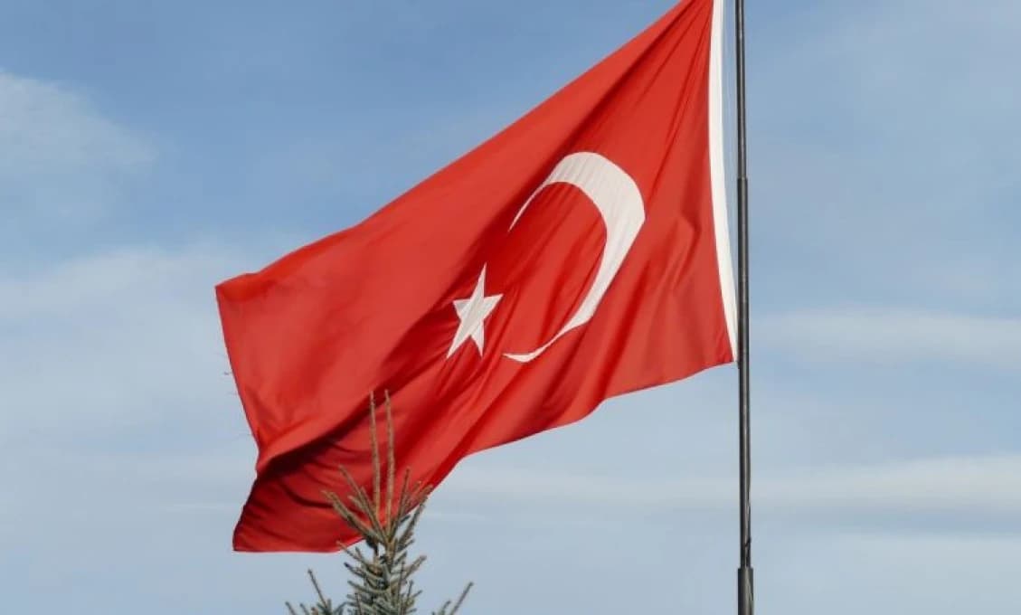 Novú vládu budú tvoriť minimálne štyri politické strany, tvrdí sociológ