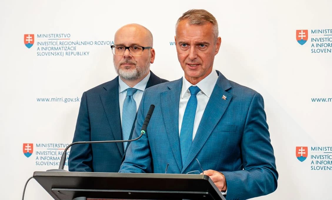 Raši a Eštok: Budujeme silný štát. Ministerstvá spájajú sily