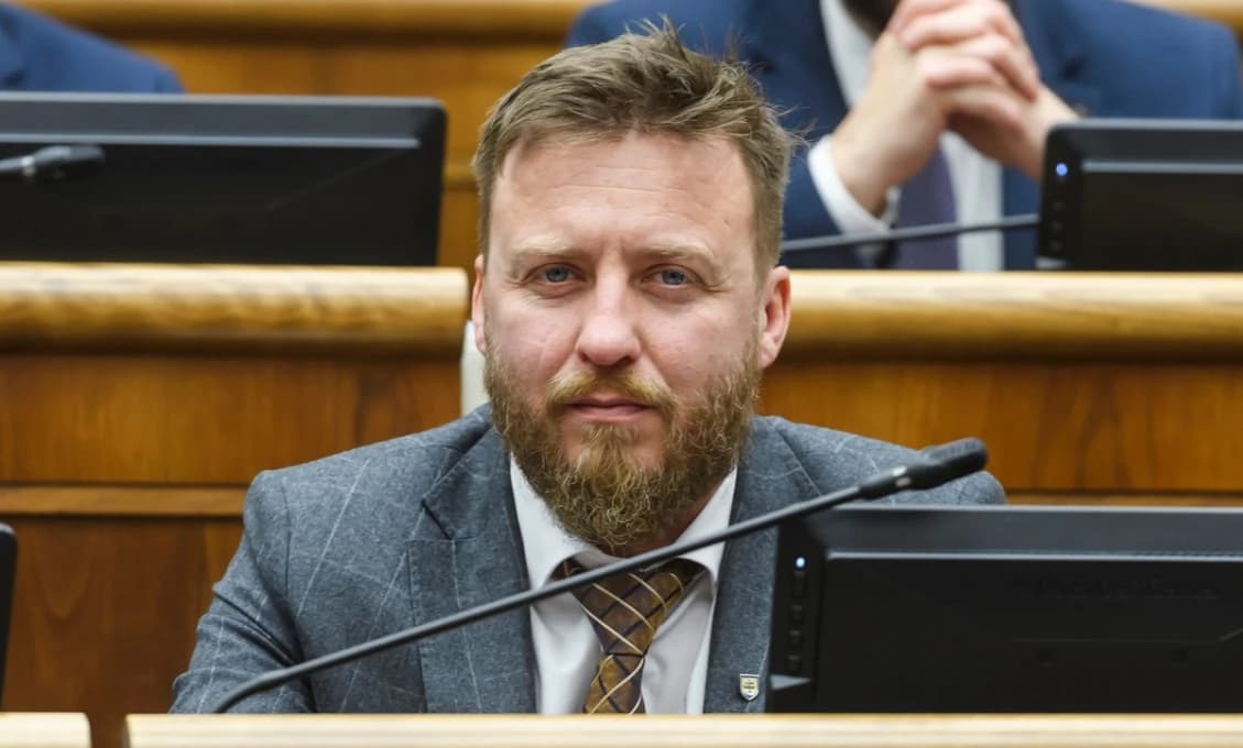 Kotlár: Odporúčam za žiadnych okolností nepodpísať Pandemickú zmluvu s WHO!
