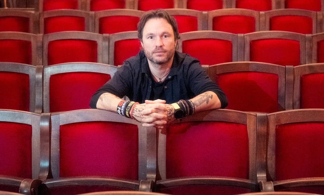 Slovenský básnik J. Marton: Propaganda a jej mierové výkriky