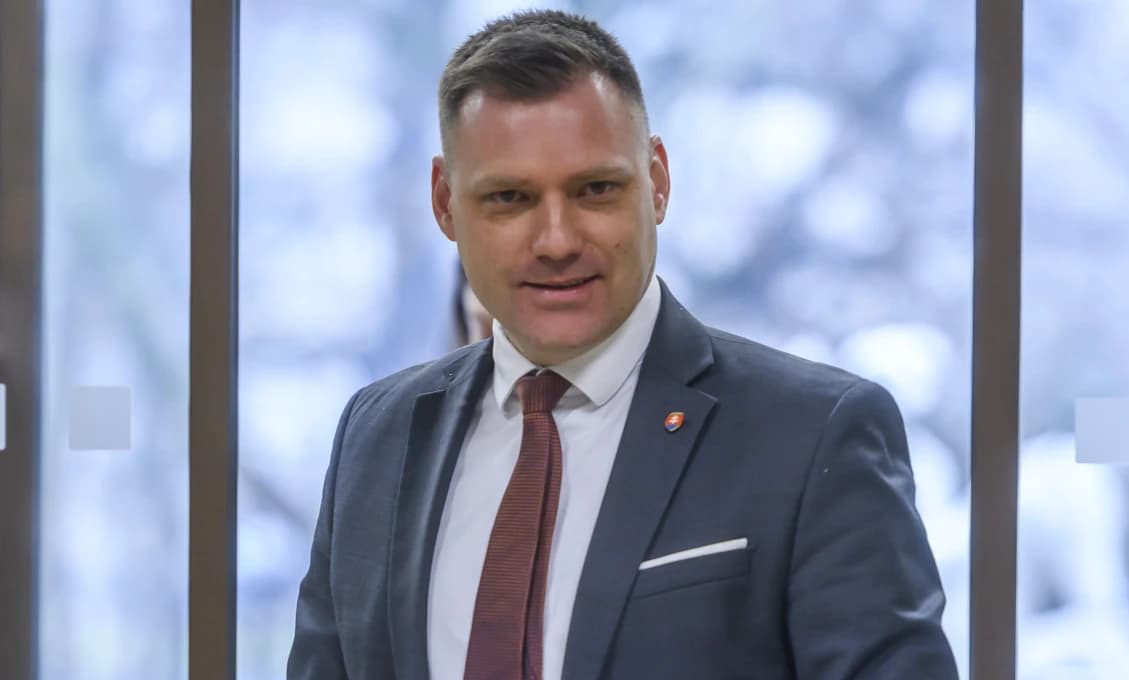 Taraba "bonzol" Markízu: SPLÁCA DLH HEGEROVÝM DEMOKRATOM! (FOTO)