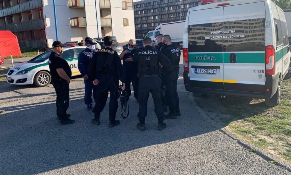 Štát uzavrel zmier s obeťami policajnej akcie vo Vrbnici z roku 2015