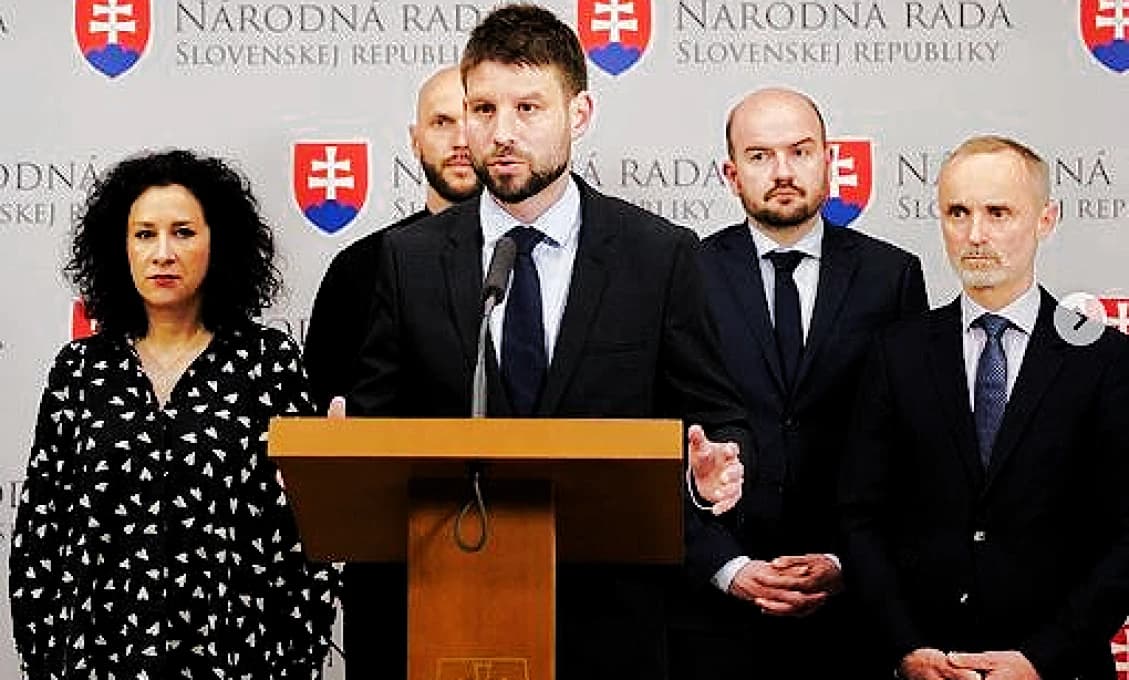 KRÁĽOVSKÝ KONFLIKT: Definitívny koniec medzi vojvodkyňou Meghan a Kate!