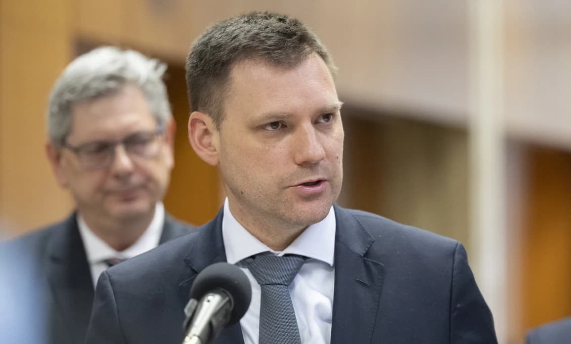 Taraba nariadil ukončiť nevýhodnú prevádzku známej kompy na Dunaji za milióny eur