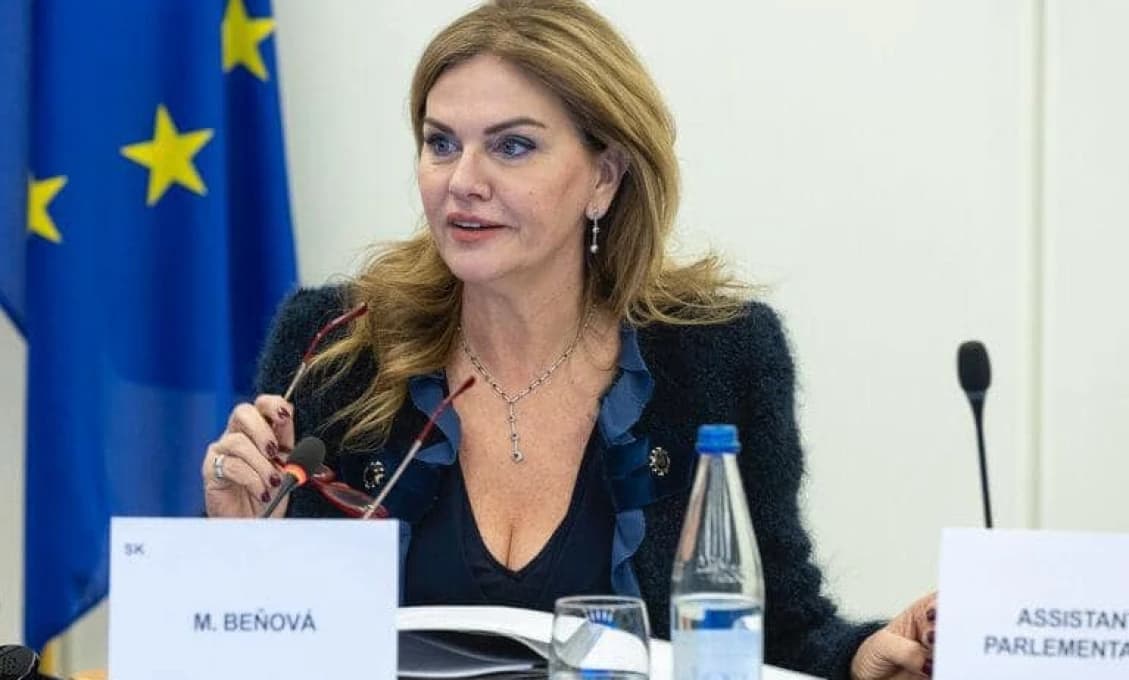 Hlavne, že "informujú", hoci iba nehanebne klamú