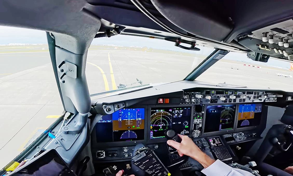 Ekologický Vincze: Buzeruj všetkých, aby necestovali lietadlom, a staň sa pilotom!