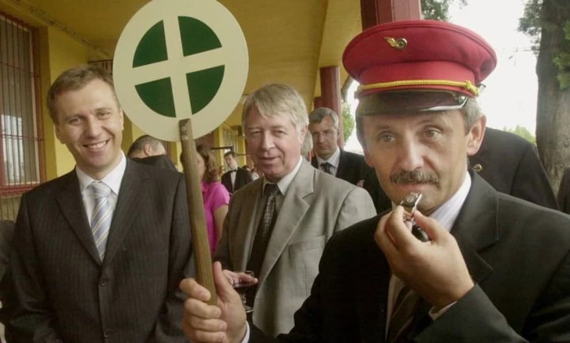 Chmelár zdvorilo upozorňuje