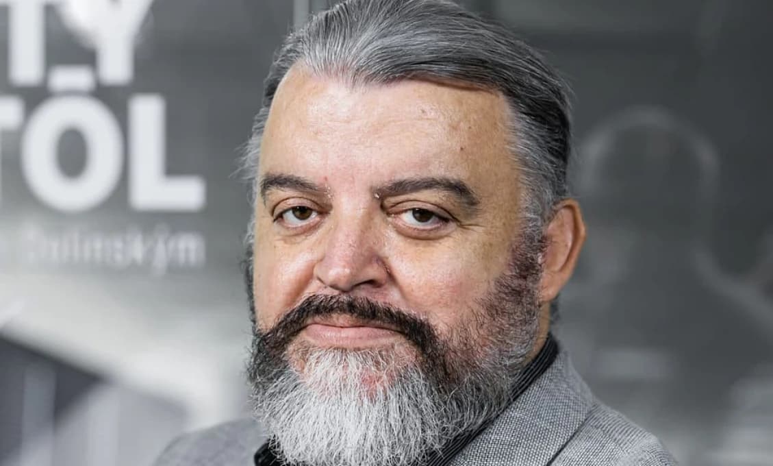 Napadli Eduarda Chmelára!
