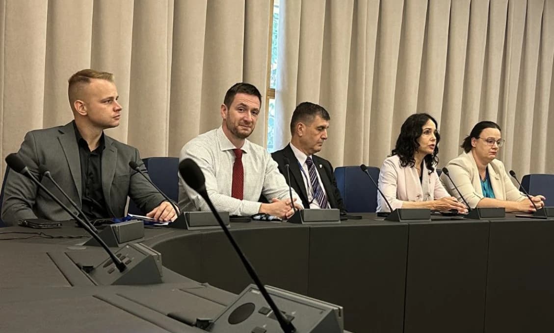 Mazurek sa vysmial zbabelosti progresívnych europoslancov