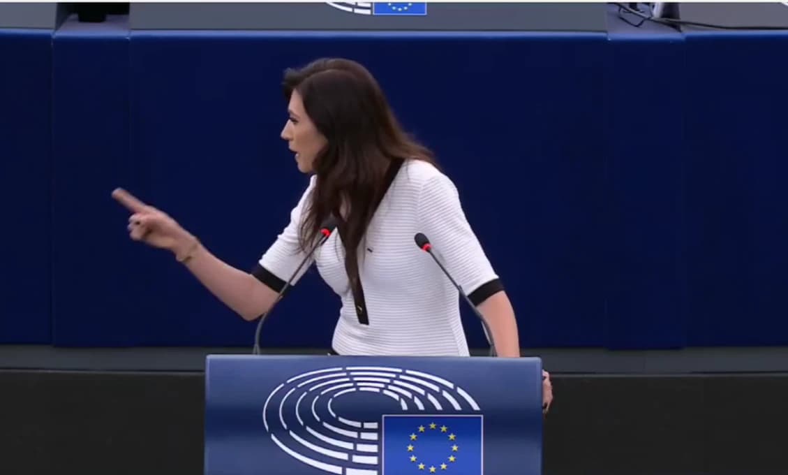 Poľská europoslankyňa rozpútala búrku: Von der Leyenová PATRÍ za MREŽE! (VIDEO)