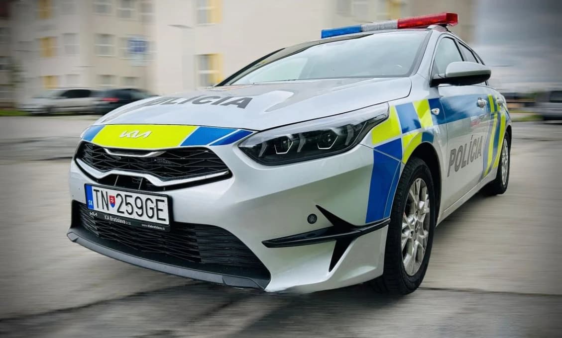 Z dopravnej nehody sa stal útok na verejného činiteľa. Mladík si "zarobil" na problém