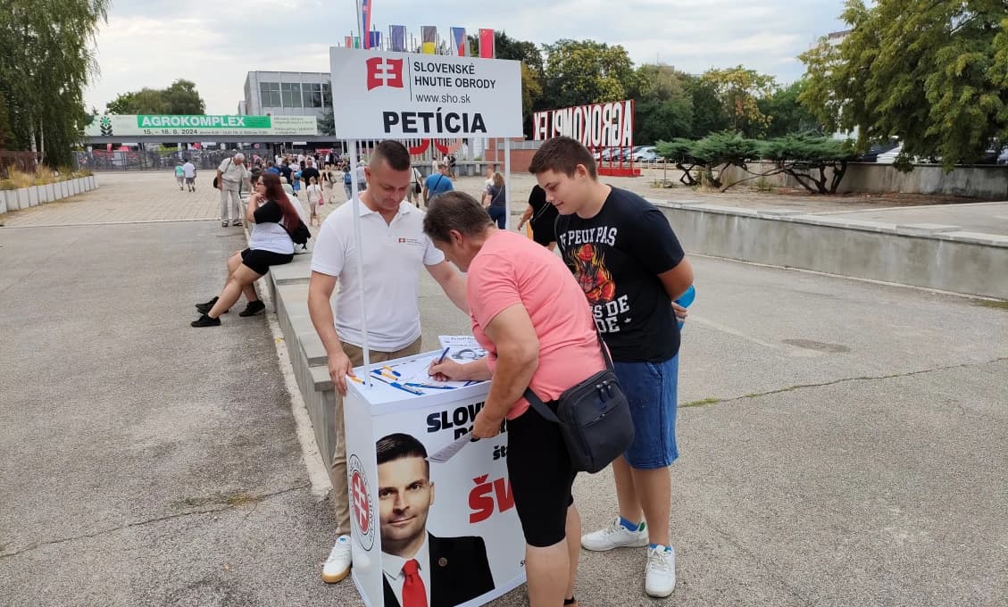 Počet podpisov pod petíciu SHO za vyhlásenie referenda sa už vyjadruje päťmiestnym číslom