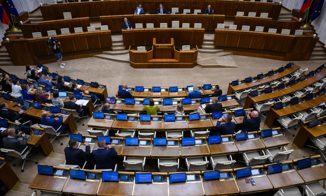 Fiasko! Odvolávanie Šimkovičovej a Suska odložené na september