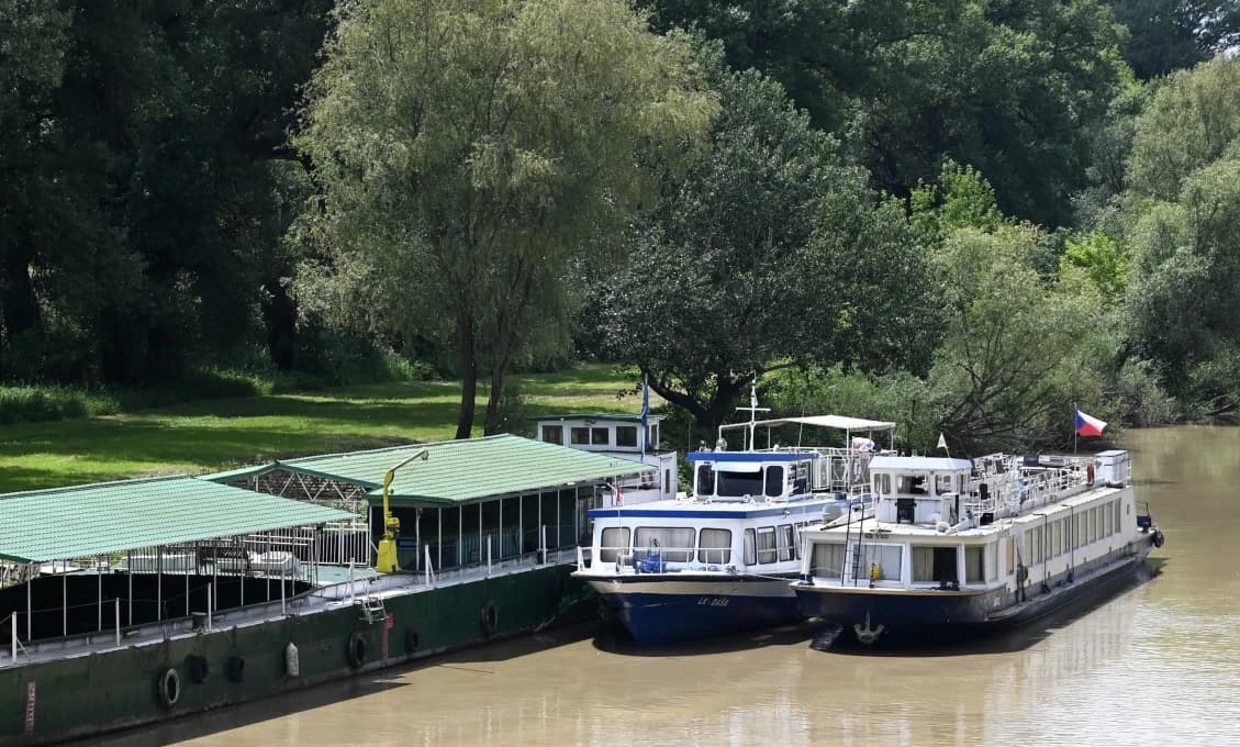 Obrovská loď Labe dorazila na Zemplínsku šíravu: Prvá plavba už tento víkend?