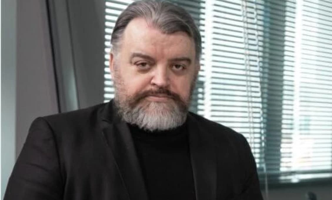 Chmelár KONČÍ ako Ficov poradca, kvôli kritike Kuffu!