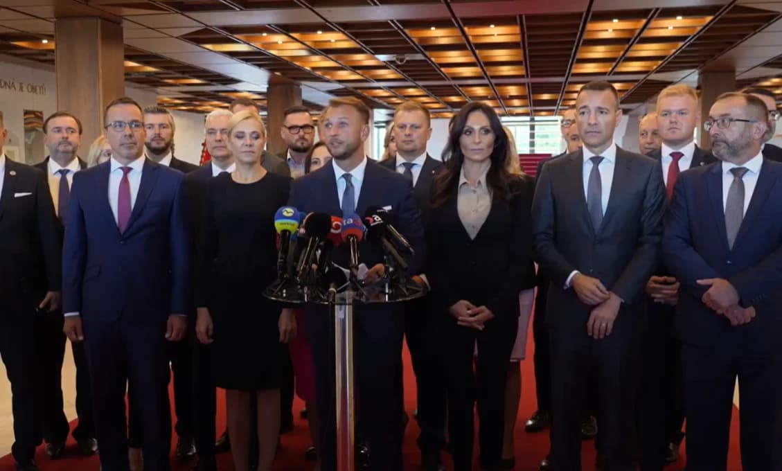 Žiadne ústupky v koalícii - Hlas-SD trvá na dohode a podporí Šimečkovo odvolanie