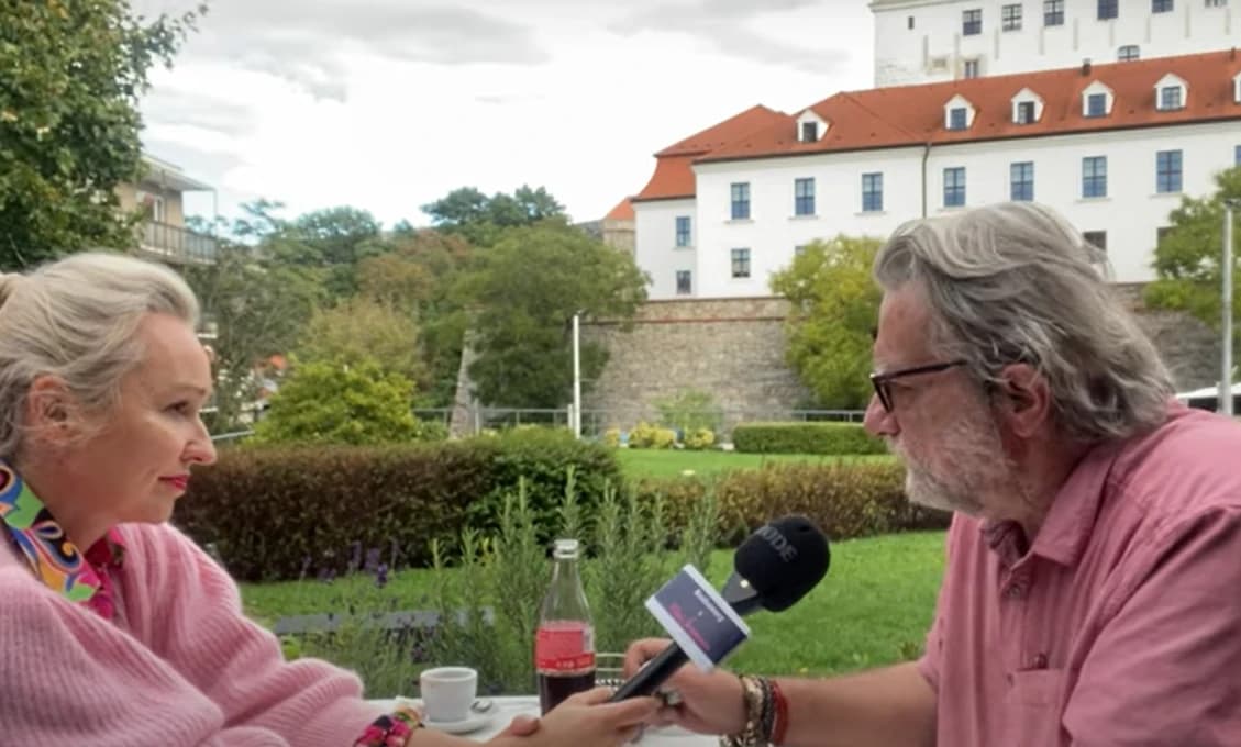 Politické divadlo vs. skutočné problémy ľudí
