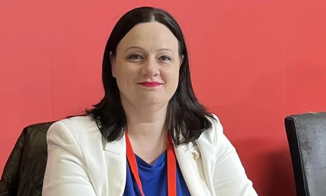 Roth Neveďalová: Nálepky patria na notebook stredoškoláčky, nie poslankyne NRSR