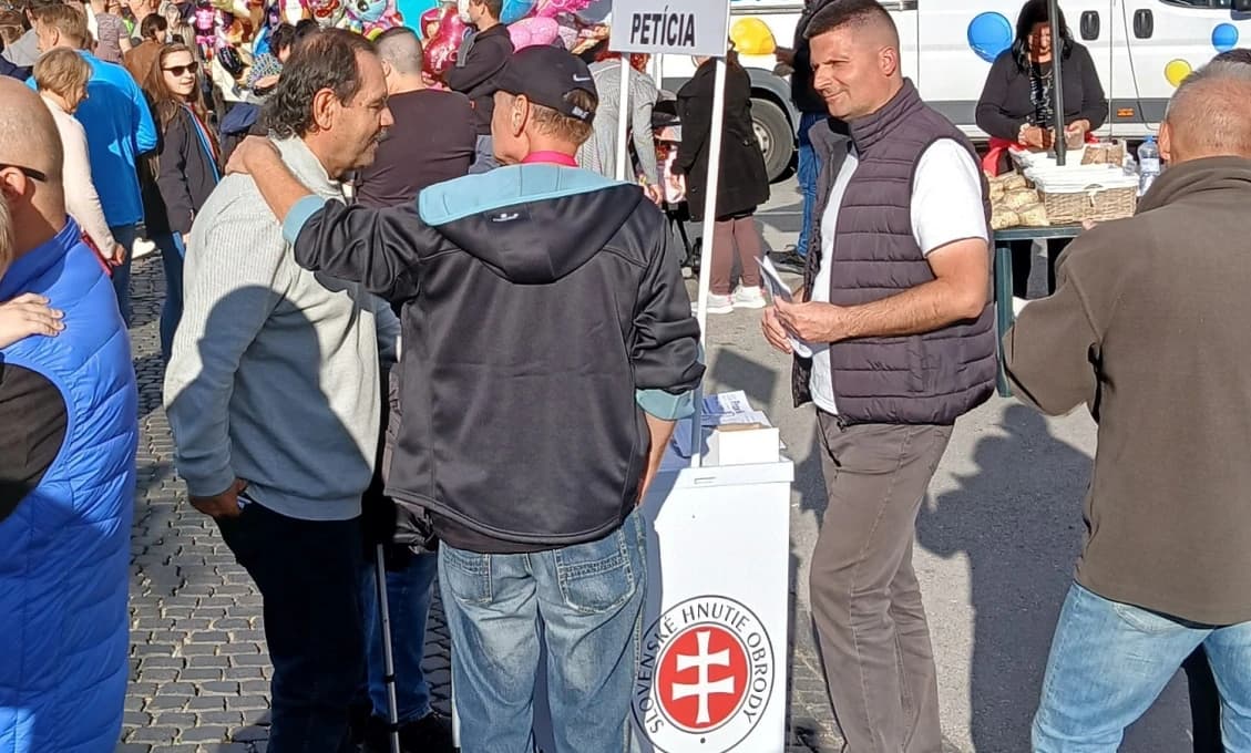 ŠOK pre liberálov: Petíciu SHO za vyhlásenie referenda už podpísalo vyše 52-tisíc Slovákov