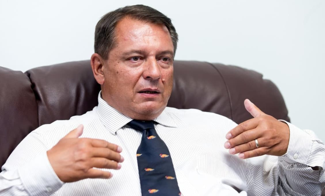 Expremiér Paroubek - "Progresivisti všetkých strán, spojte sa"
