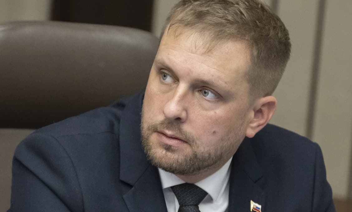 Minister Šaško sa postaví tvárou v tvár nespokojným zdravotníkom