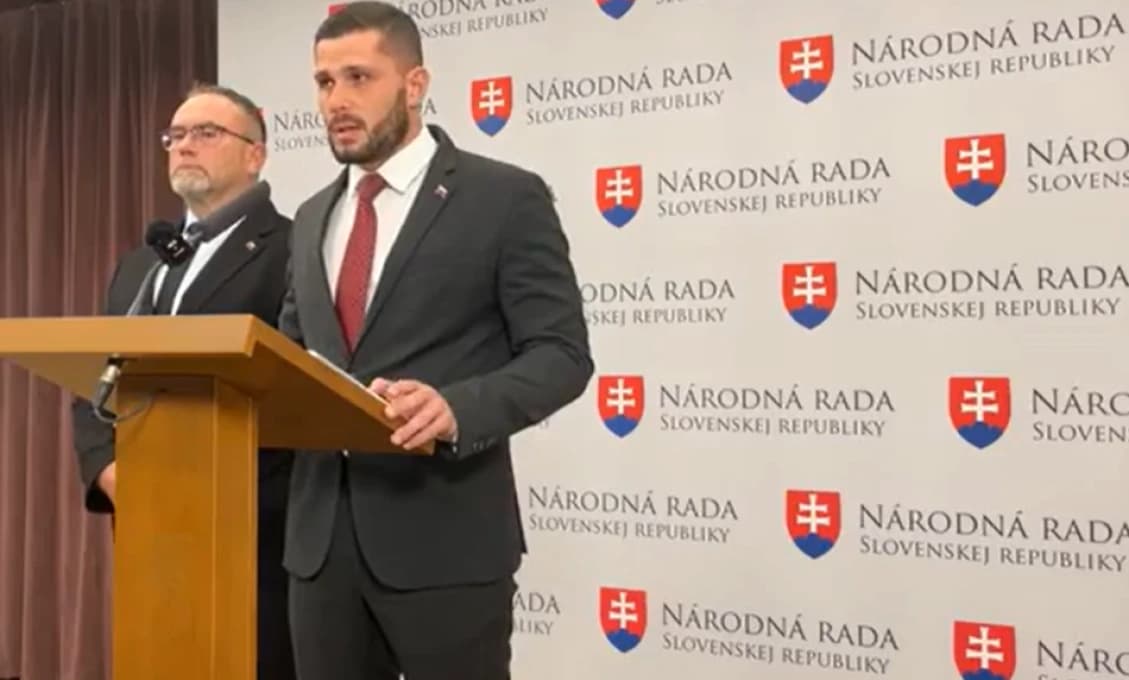 Poslanci mimoriadne prerokujú činnosť SIS: V centre pozornosti bezpečnosť premiéra