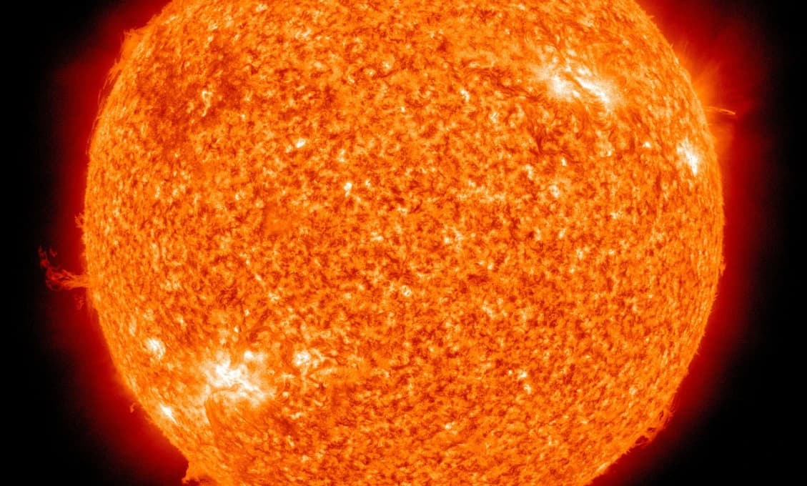 Mimoriadne silné dnešné erupcie na slnku