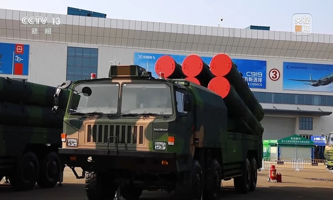 Čína po prvýkrát predvedie na leteckej prehliadke raketový systém HQ-19