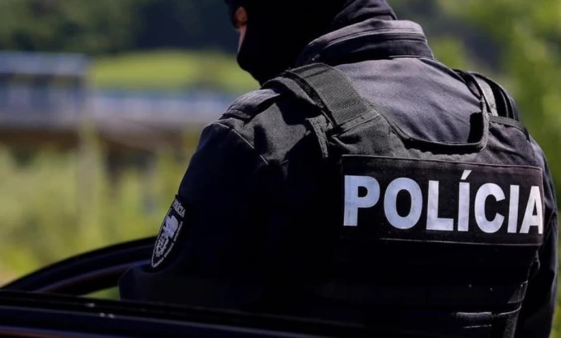 Policajtovi, ktorý mal prebrať úplatok, našli hotovosť takmer 55.000 eur