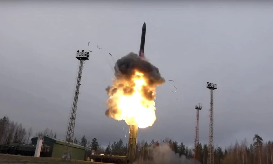 Putinova nová "monster" raketa. POZRITE si útok! (VIDEO)