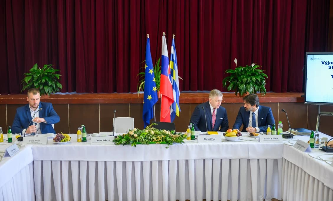 Vláda pripravuje krízový plán pre zdravotníctvo, regiónom prisľúbila milióny