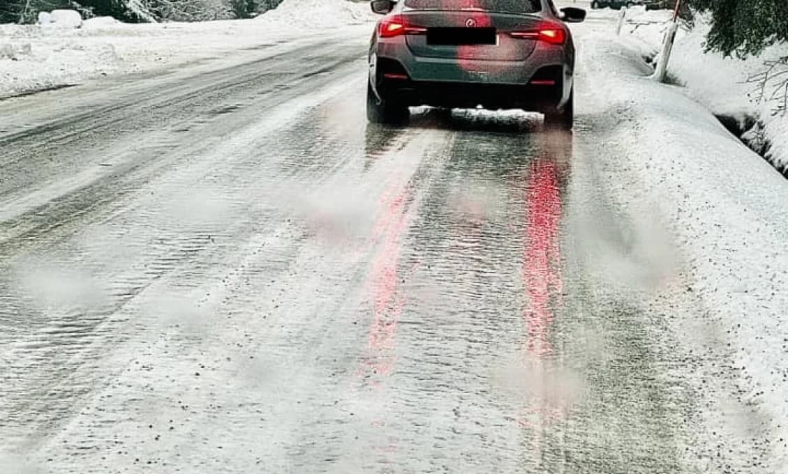 Koronavírus: Prví cestujúci vystúpia z výletnej loďe Diamond Princess ktorá bola v karanténe
