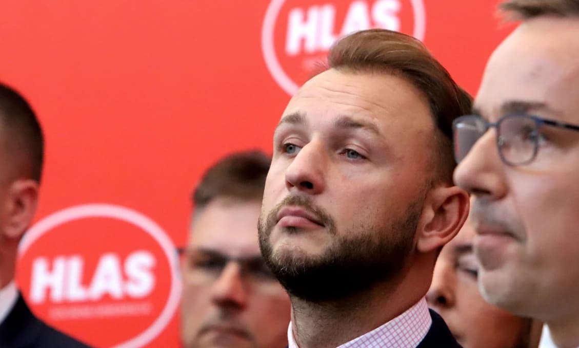 Poslanci sa v pondelok opäť pokúsia rokovať o odvolávaní Šutaja Eštoka