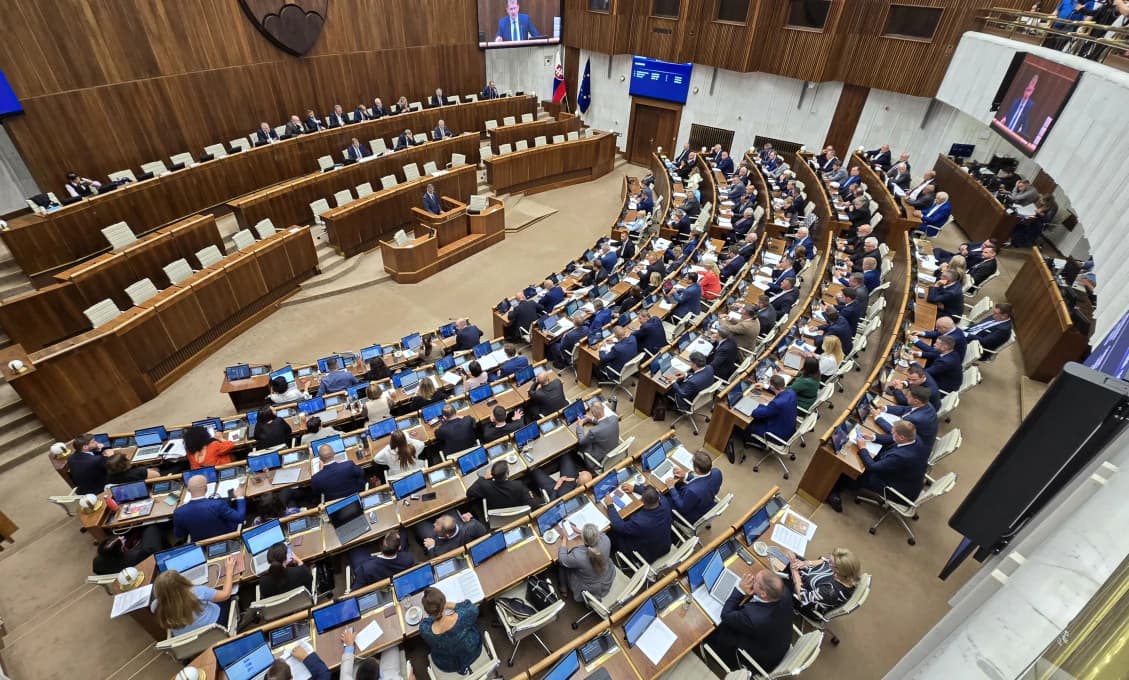 Poslanci schválili vetovanú novelu o EIA, prijali pripomienku prezidenta