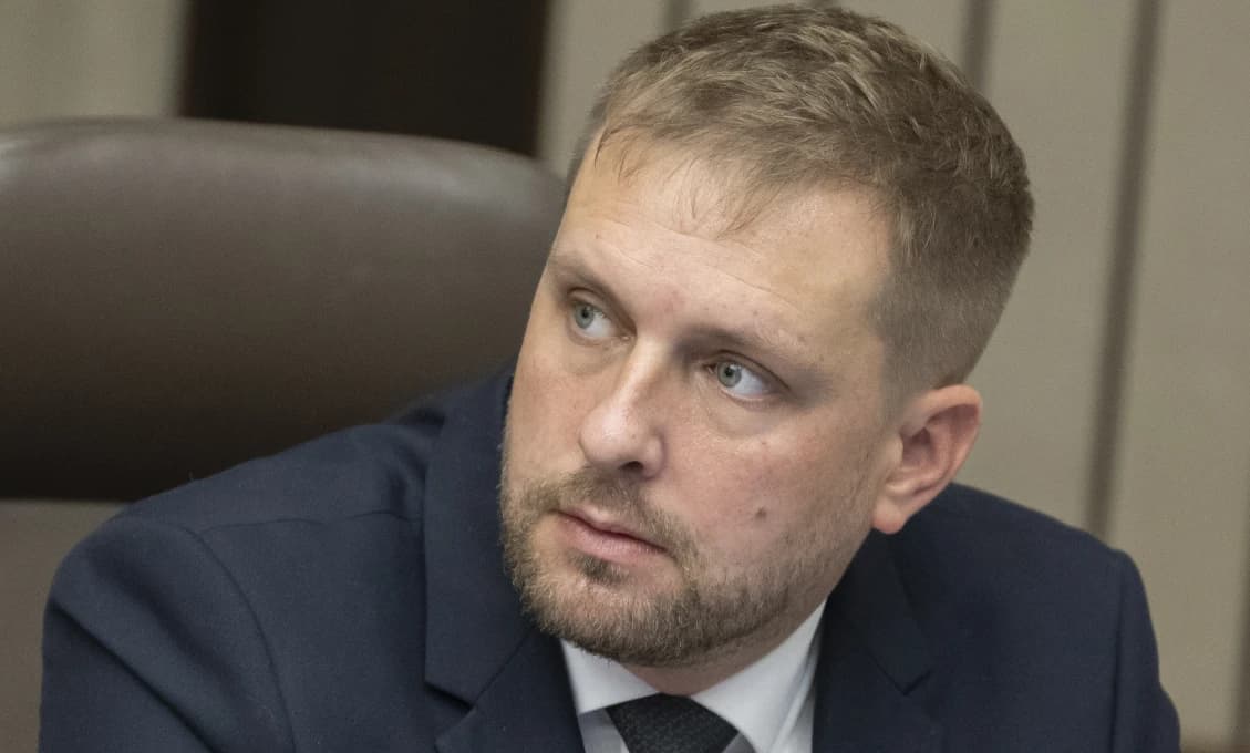 Ministra zdravotníctva potrápili vlastní! Rozkolisal sa Hlas a prečo nehlasoval Huliak?
