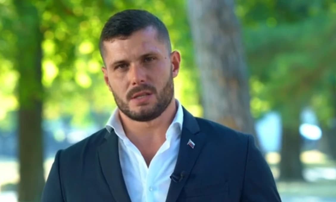 MEDIÁLNA VOJNA? 'Návod na porážku Fica' rozpútal búrku. Glück hovorí o propagande (VIDEO)