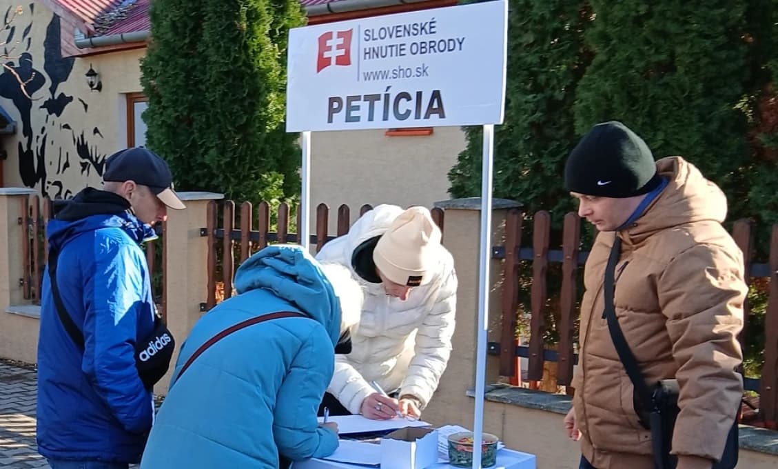 Blížia sa Vianoce a SHO získava tisíce nových podpisov pod petíciu za vyhlásenie referenda