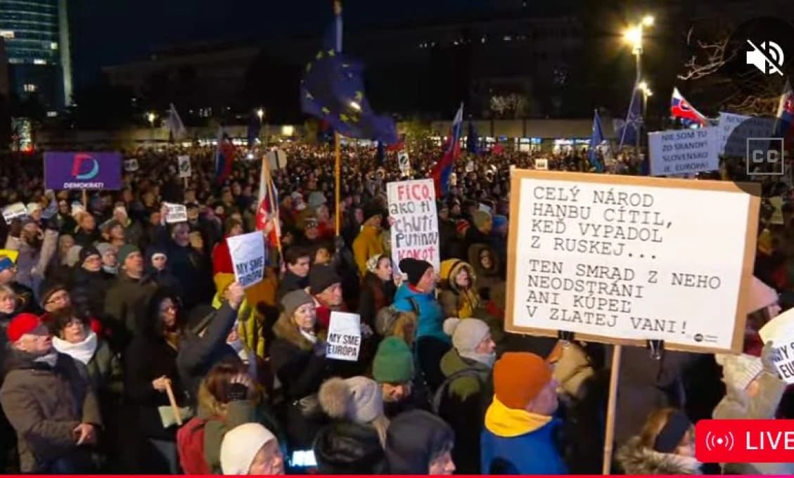 Partner exprezidentky Čaputovej organizuje demonštrácie proti zahraničnej politike vlády (VIDEO)