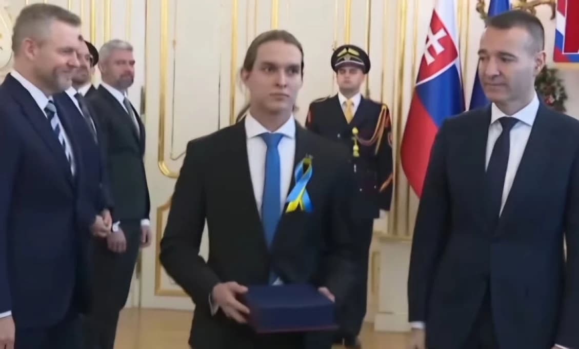 Prezident Peter Pellegrini sa vyjadril ku gestu študenta