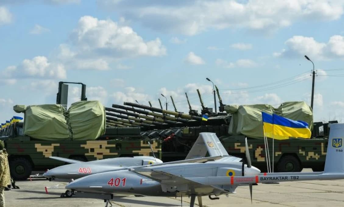 Veľký ukrajinský útok dronmi a raketami na Rusko