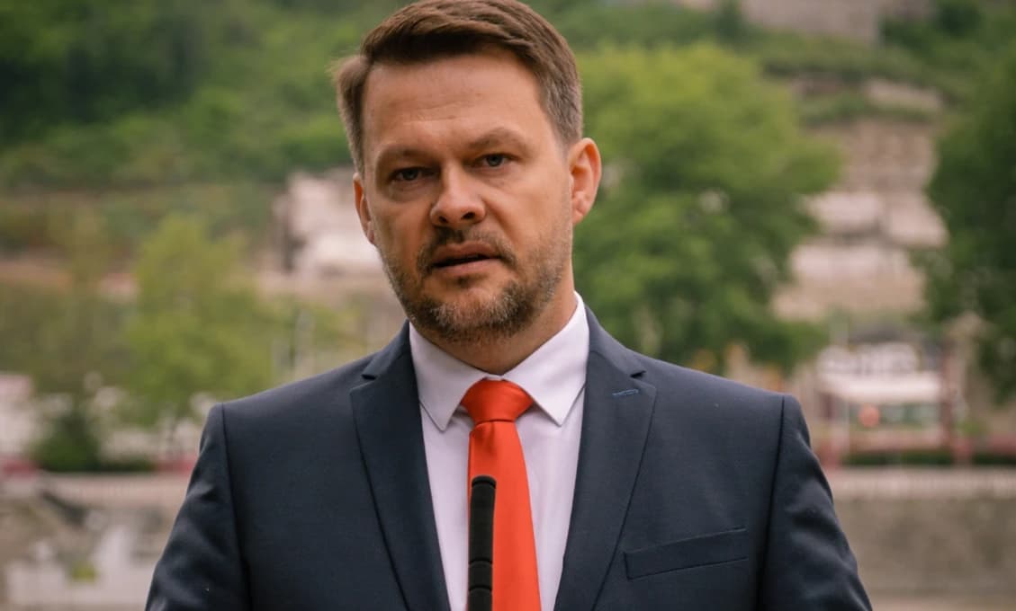 Migaľ mal vraj sen (podľa HLASU o funkciách) a vraj "nikam neodchádza"
