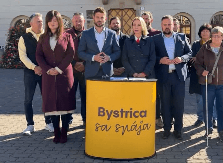 ODKAZ ŠIMEČKOVI! Keď sa blížia voľby, líder progresívcov aj Bystricu nájde, konštatuje primátor Nosko