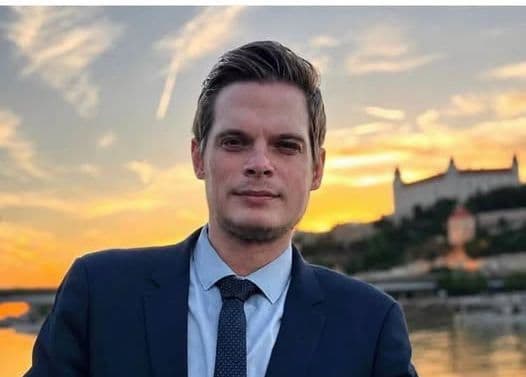KONIEC KOMUNÁLNEJ DEMOKRACIE! Aj Petržalku zvalcovali vallovci. Hrčka má len 2 poslancov
