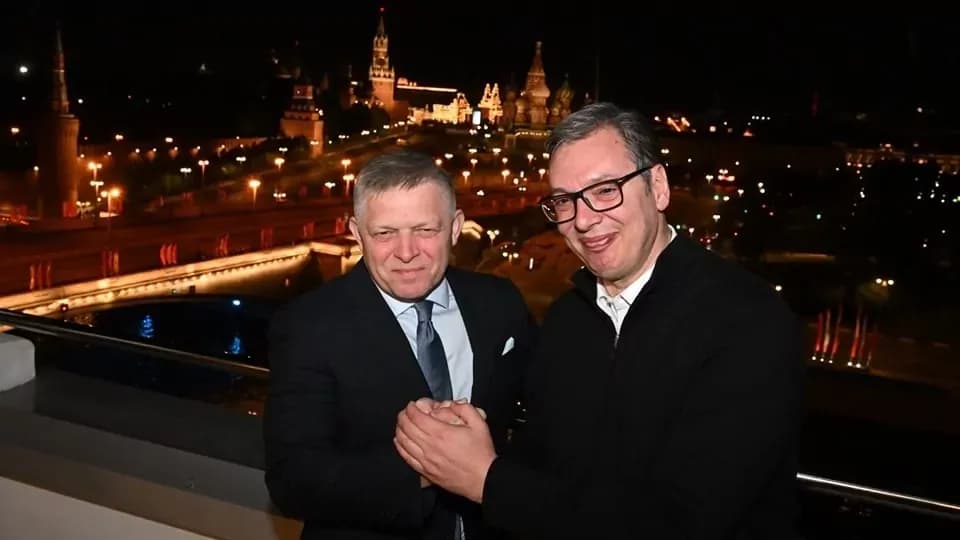 ROBERT FICO V SRBSKU UKÁZAL, ČO JE TO SLOVANSKÁ VZÁJOMNOSŤ! V Novom Sade prehovoril plynule po Srbsky. Zožal doslova ovácie (VIDEO)