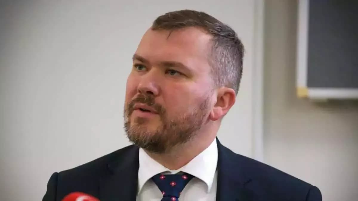 ZA KDH HOVORÍM JA, NIE MIKLOŠKO! - zmietol Mikloškovu podporu Vallovi podpredseda Viliam Karas (VIDEO)