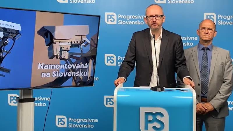 Progresívni komedianti, ich klamstvá a bezpečnostné kamery